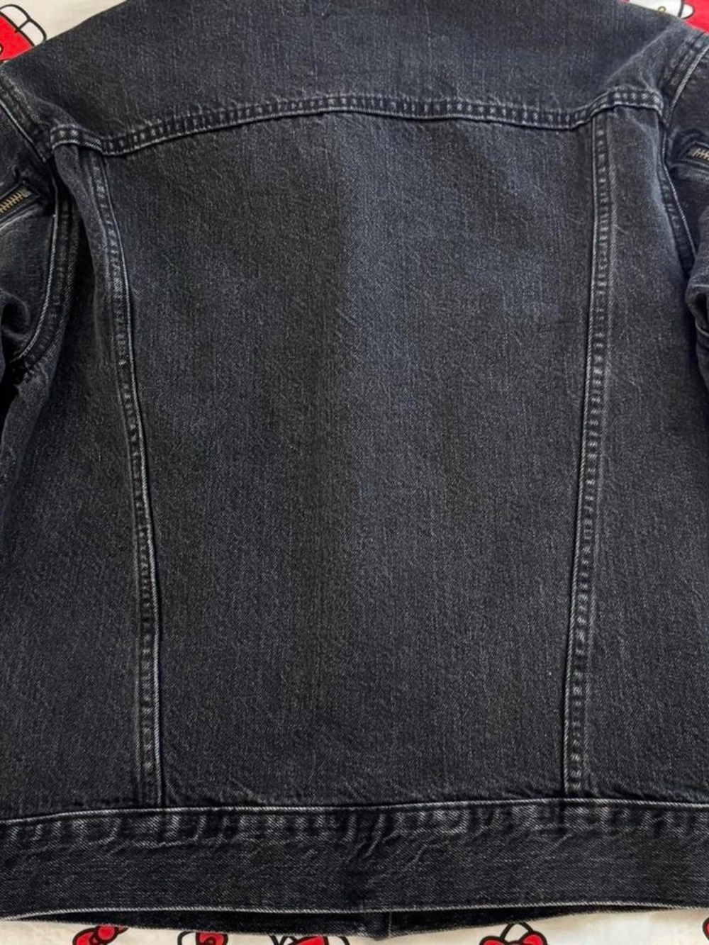 Levi's Black Denim Trucker Jacket with Zipper Sleeves - Picture 3 of 7